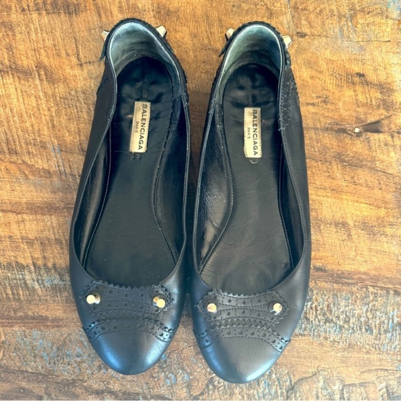 BALENCIAGA | Arena Studded Brogue Leather Ballet Flats - Picture 1 of 5